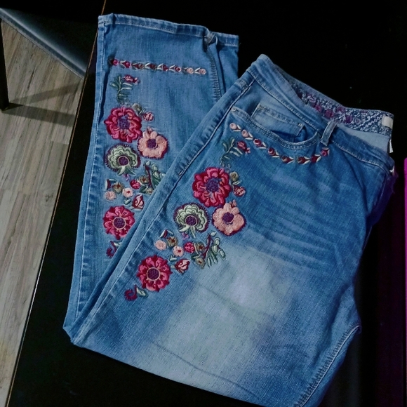 Vintage America Blues Embroidered Bestie Jeans Size 16 - Picture 3 of 3